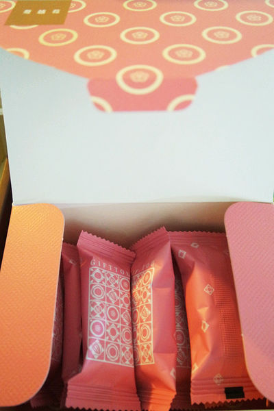 (甜點分享)♥精裝禮盒，過年送禮大首選【禮愫】重逢香醇禮盒-花火茶點集錦