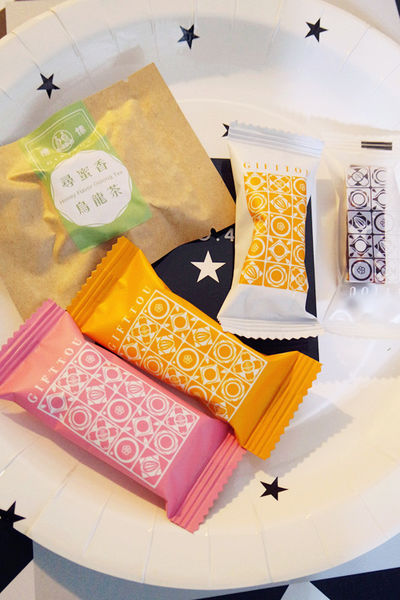 (甜點分享)♥精裝禮盒，過年送禮大首選【禮愫】重逢香醇禮盒-花火茶點集錦