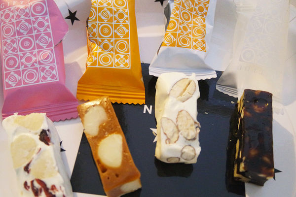 (甜點分享)♥精裝禮盒，過年送禮大首選【禮愫】重逢香醇禮盒-花火茶點集錦