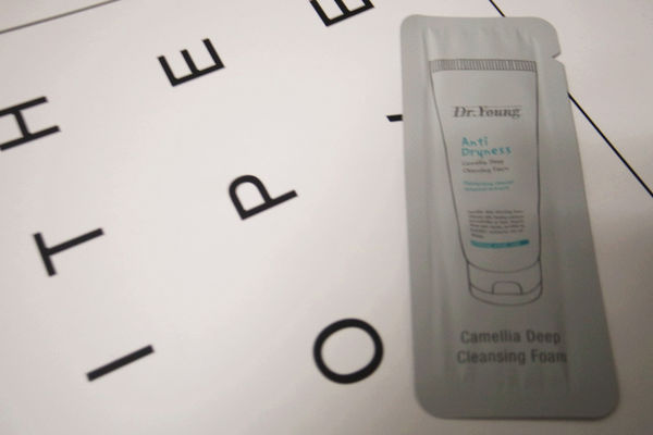 (保養分享)♥好吸收且不黏膩的韓國保養品牌【Ｄr.Young】讓妳肌膚水嫩發亮