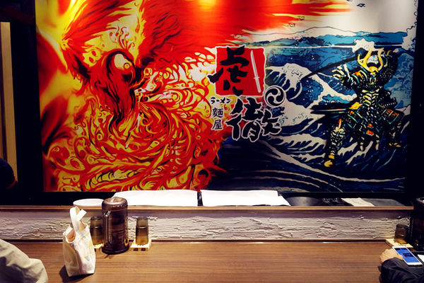 （FoOd台中)【麵屋虎徹-朱雀】濃郁湯頭,特別雞肉叉燒肉,感覺道地的平價拉麵