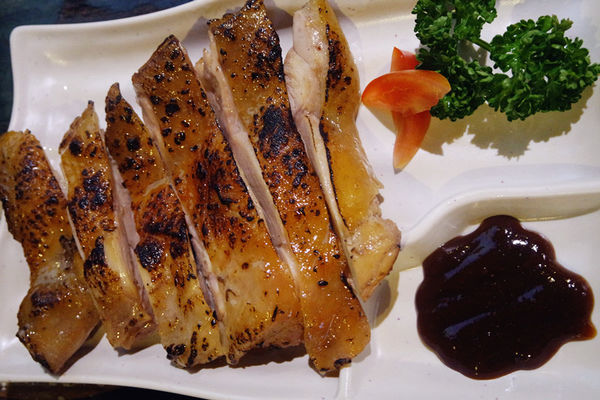 （FoOd台中)【麵屋虎徹-朱雀】濃郁湯頭,特別雞肉叉燒肉,感覺道地的平價拉麵