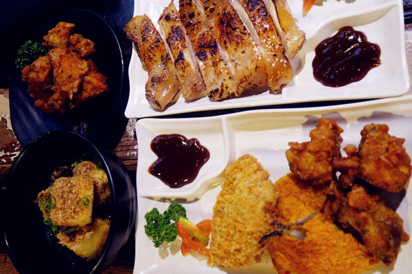 （FoOd台中)【麵屋虎徹-朱雀】濃郁湯頭,特別雞肉叉燒肉,感覺道地的平價拉麵