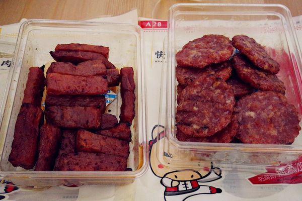 涮嘴零食,超人氣肉乾零嘴【快車肉乾】,多口味肉乾最佳選擇,年節送禮