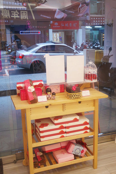 蛋糕口感扎實,香氣濃厚,吃完喜悅之情蛋糕【Aposo艾波索幸福甜點】