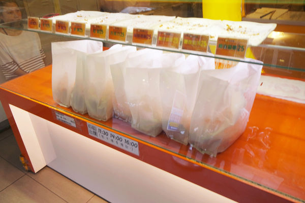 （FoOd台北)♥太邪惡的甜食了！【台灣人ㄟ甜甜圈】難以抵抗的濃香口感脆皮甜甜圈