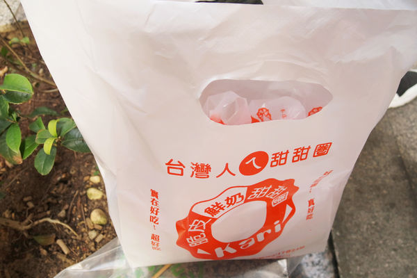 （FoOd台北)♥太邪惡的甜食了！【台灣人ㄟ甜甜圈】難以抵抗的濃香口感脆皮甜甜圈