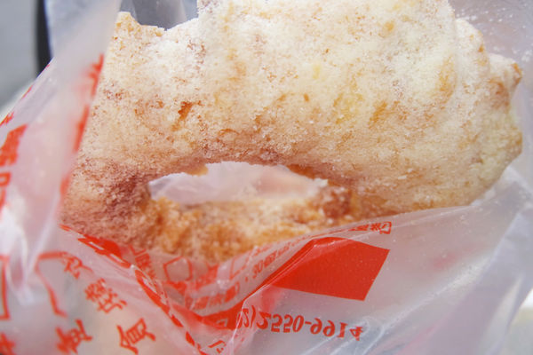 （FoOd台北)♥太邪惡的甜食了！【台灣人ㄟ甜甜圈】難以抵抗的濃香口感脆皮甜甜圈