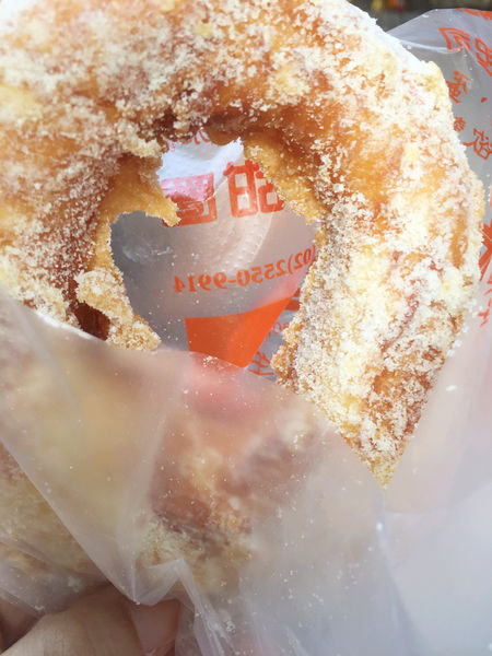 （FoOd台北)♥太邪惡的甜食了！【台灣人ㄟ甜甜圈】難以抵抗的濃香口感脆皮甜甜圈