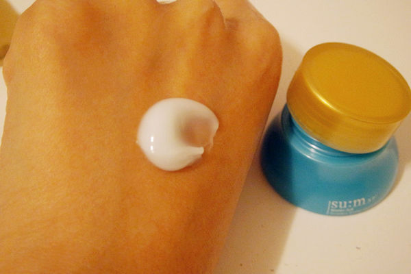 喚醒肌膚秘密韓國品牌【SUM37甦秘】鎖水青春奇蹟活酵肌秘露&水凝霜