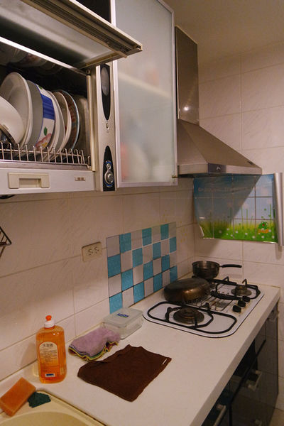 (居家分享)♥想要省時又省力,台中居家清潔,【魔法職人】正妹到府清潔,換你乾淨居家環境