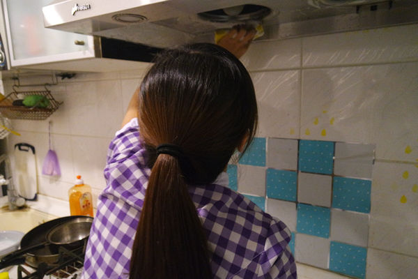 (居家分享)♥想要省時又省力,台中居家清潔,【魔法職人】正妹到府清潔,換你乾淨居家環境