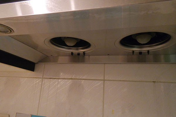 (居家分享)♥想要省時又省力,台中居家清潔,【魔法職人】正妹到府清潔,換你乾淨居家環境