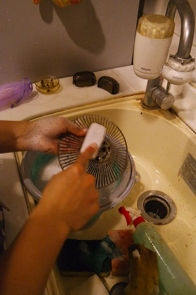 (居家分享)♥想要省時又省力,台中居家清潔,【魔法職人】正妹到府清潔,換你乾淨居家環境