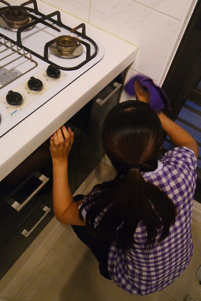 (居家分享)♥想要省時又省力,台中居家清潔,【魔法職人】正妹到府清潔,換你乾淨居家環境