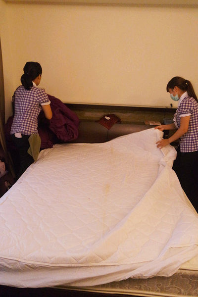 (居家分享)♥想要省時又省力,台中居家清潔,【魔法職人】正妹到府清潔,換你乾淨居家環境