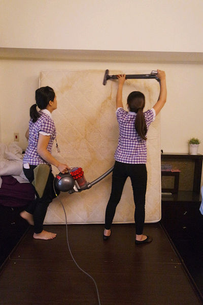 (居家分享)♥想要省時又省力,台中居家清潔,【魔法職人】正妹到府清潔,換你乾淨居家環境