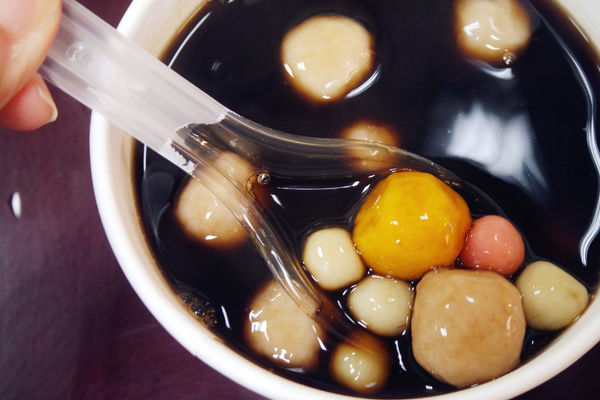 （FoOd桃園)♥平價甜湯推薦，超軟Q圓的【桃園忠孝熱甜湯】