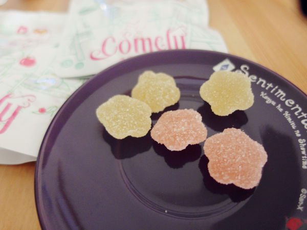 (體驗分享)♥可愛包裝，最佳的零嘴良伴，療癒系花型【Comely康蜜麗益生菌軟糖】