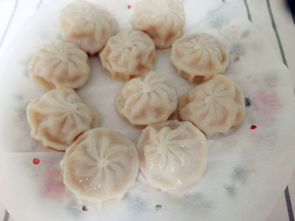 味你好噗滋小籠湯包【我的蛋男情人電影限定版】肉餡飽滿噴汁,跟現做一樣好吃