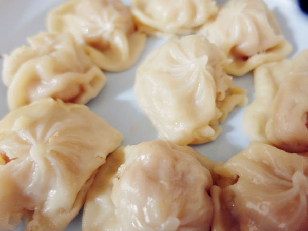 味你好噗滋小籠湯包【我的蛋男情人電影限定版】肉餡飽滿噴汁,跟現做一樣好吃