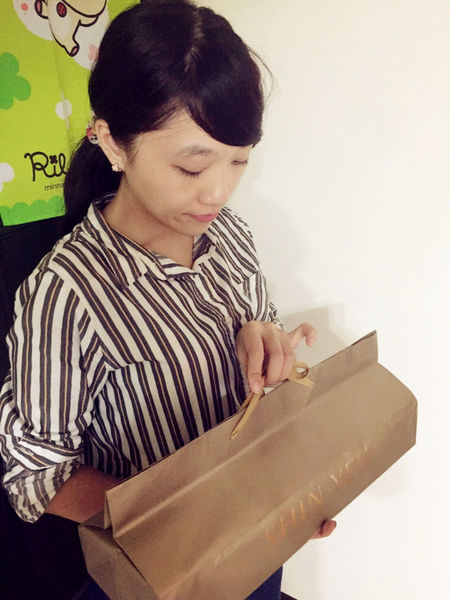 (分享)♥〔欣葉饗月禮盒〕精緻且豪華，混合著欣葉餐飲集團最具有台灣味的大月餅