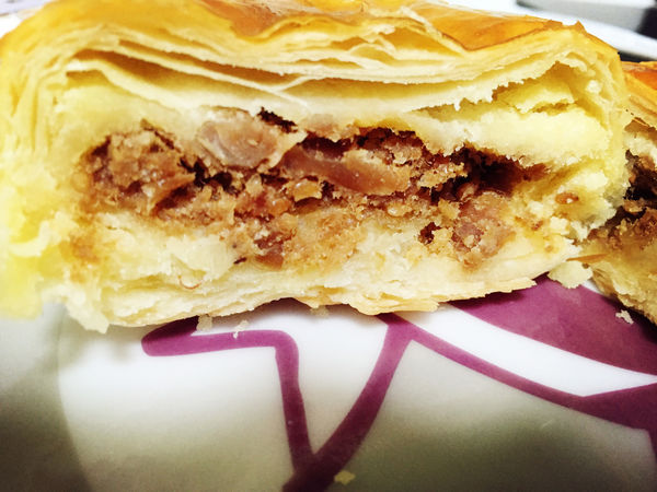 (分享)♥〔欣葉饗月禮盒〕精緻且豪華，混合著欣葉餐飲集團最具有台灣味的大月餅