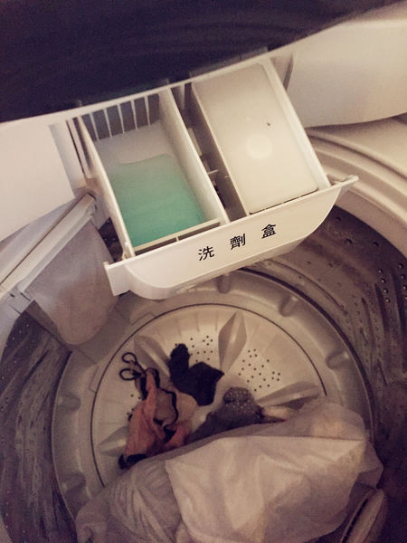 日本每兩秒賣出一包〔LION獅王奈米樂超濃縮洗衣精〕洗淨不殘留,各種衣物適用