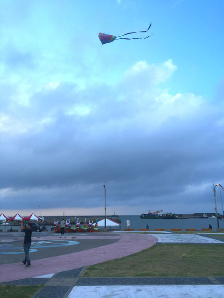 萊爾富 青春Fly high夢想飛行風箏,一起擁有愛與夢想,大膽作夢大膽飛行