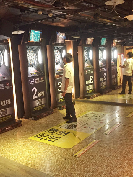 令人放鬆療癒休閒娛樂場所-E7PLAY一票玩到底,遊戲也可以吃到飽（三重館）
