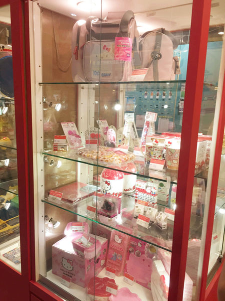 令人放鬆療癒休閒娛樂場所-E7PLAY一票玩到底,遊戲也可以吃到飽（三重館）