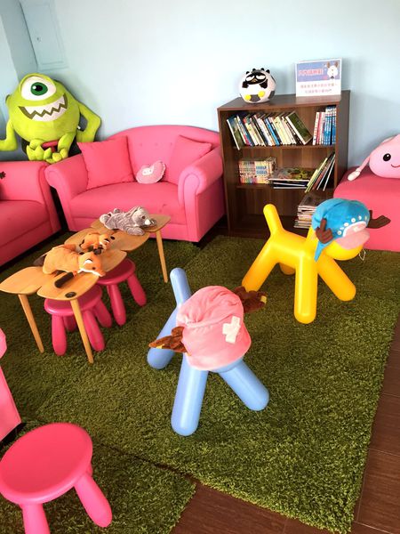 （FoOd南投)♥鄉村裡的粉紅小屋－山景盡收眼底的[一窩風cafe'-咖啡山賊團]