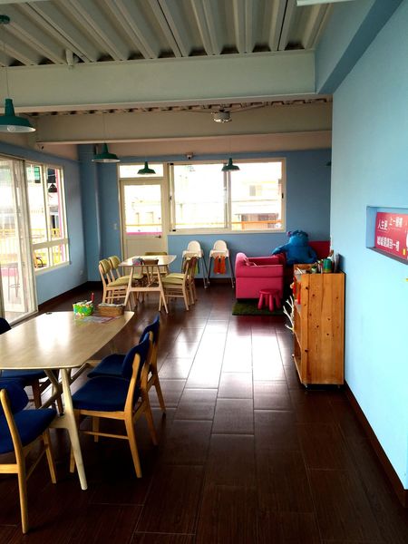 （FoOd南投)♥鄉村裡的粉紅小屋－山景盡收眼底的[一窩風cafe'-咖啡山賊團]