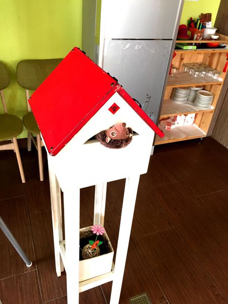 （FoOd南投)♥鄉村裡的粉紅小屋－山景盡收眼底的[一窩風cafe'-咖啡山賊團]