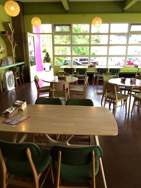 （FoOd南投)♥鄉村裡的粉紅小屋－山景盡收眼底的[一窩風cafe'-咖啡山賊團]