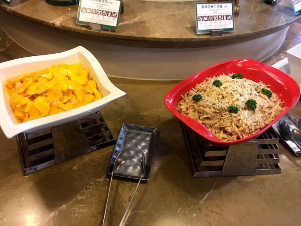 （FoOd雲林)♥舅公請吃飯-菜色多樣化的劍湖山王子大飯店自助餐初食咖啡口味的糖心蛋