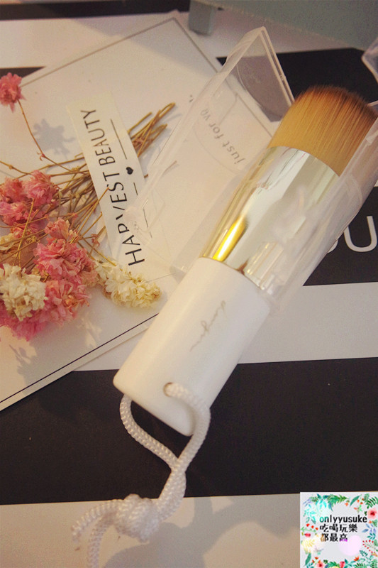 保養分享【LSY林三益】臉部清潔更省時的淨顏刷，不沾手小魔刷，好一個敷面膜的好幫手