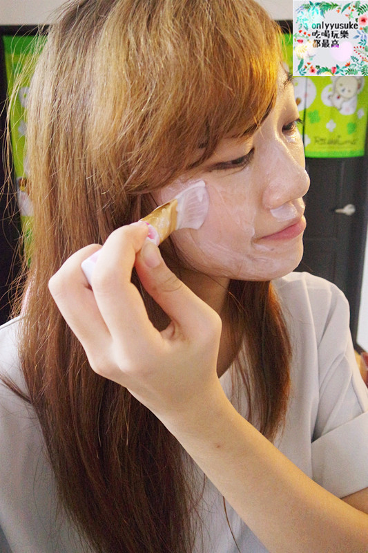 保養分享【LSY林三益】臉部清潔更省時的淨顏刷，不沾手小魔刷，好一個敷面膜的好幫手