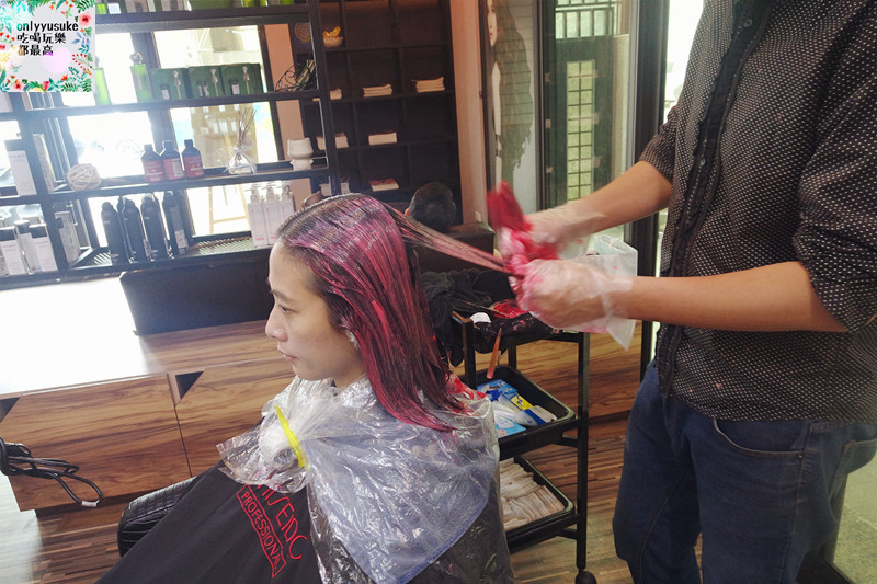 美髮台中-走進【VS. HAIR】從媽媽變回少女,台中逢甲染髮,燙髮 ,髮型設計推薦