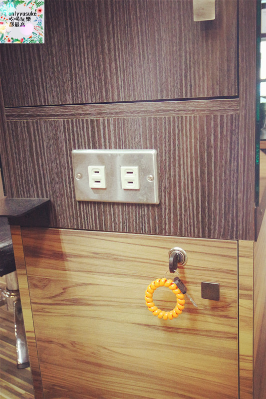 美髮台中-走進【VS. HAIR】從媽媽變回少女,台中逢甲染髮,燙髮 ,髮型設計推薦