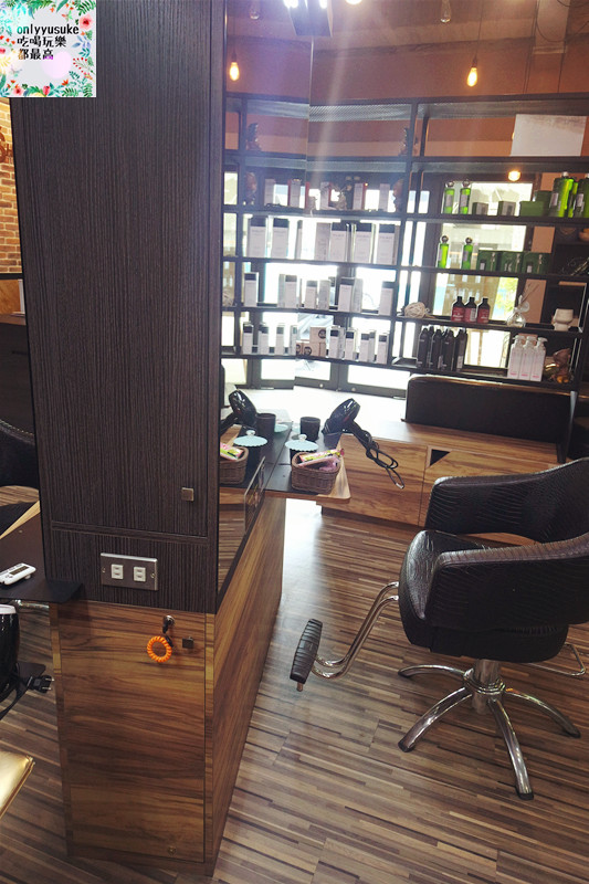 美髮台中-走進【VS. HAIR】從媽媽變回少女,台中逢甲染髮,燙髮 ,髮型設計推薦