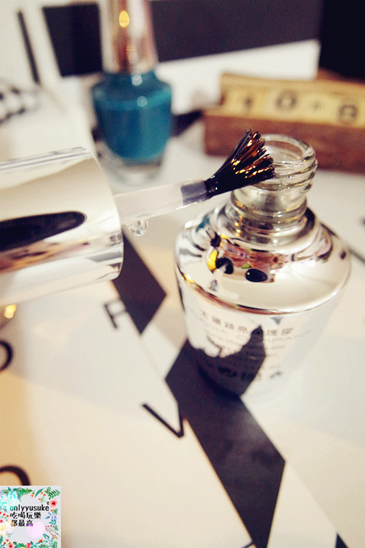 【UNT】帶來秋冬色彩太陽感-光指彩釉双面維納斯 Venus in the cities