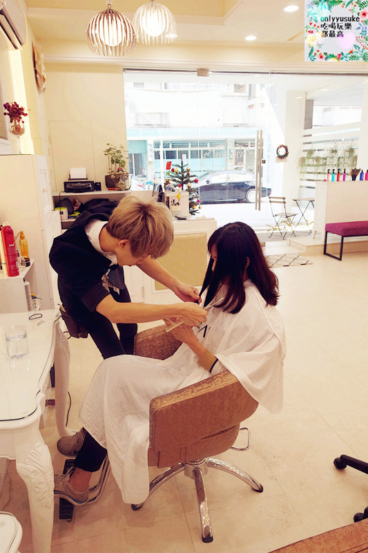 台中南屯美髮♥【Nimfu hair 】日系帥氣親切店長為你打造美麗時尚髮型
