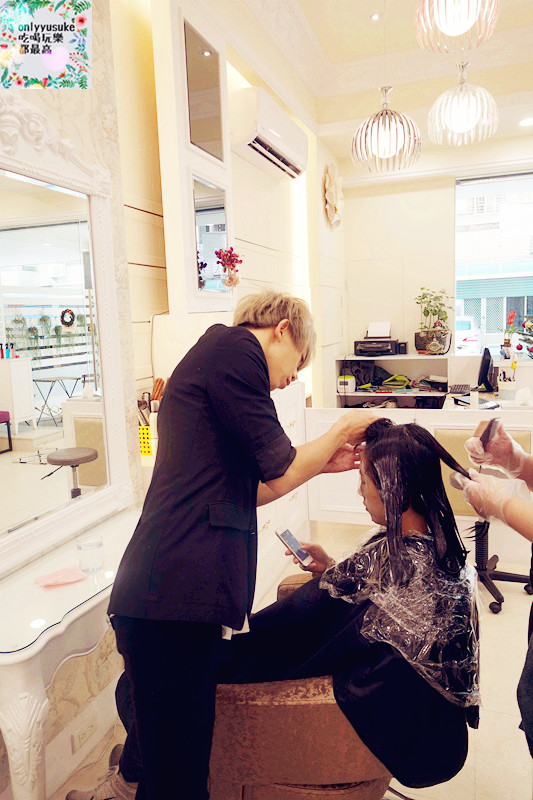 台中南屯美髮♥【Nimfu hair 】日系帥氣親切店長為你打造美麗時尚髮型