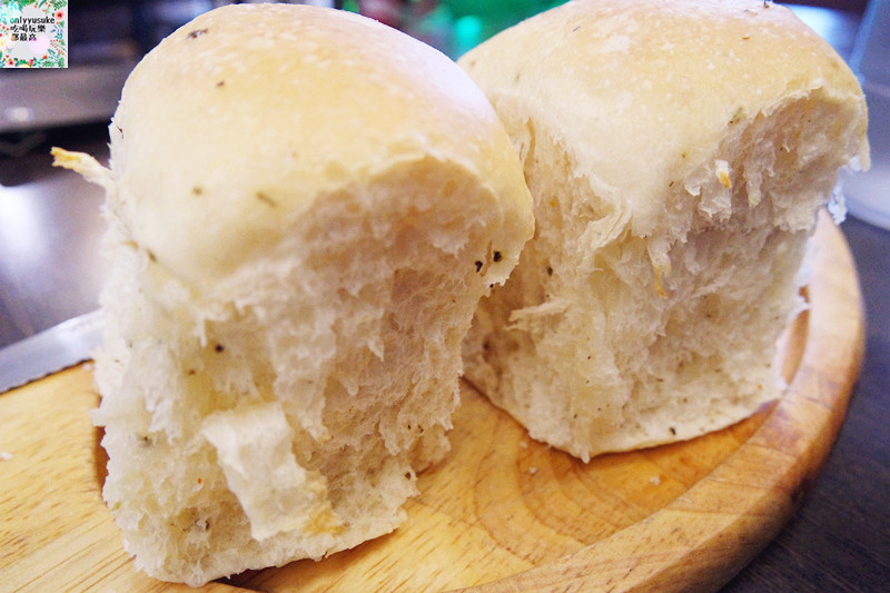 法貝諾義式小館餐前麵包