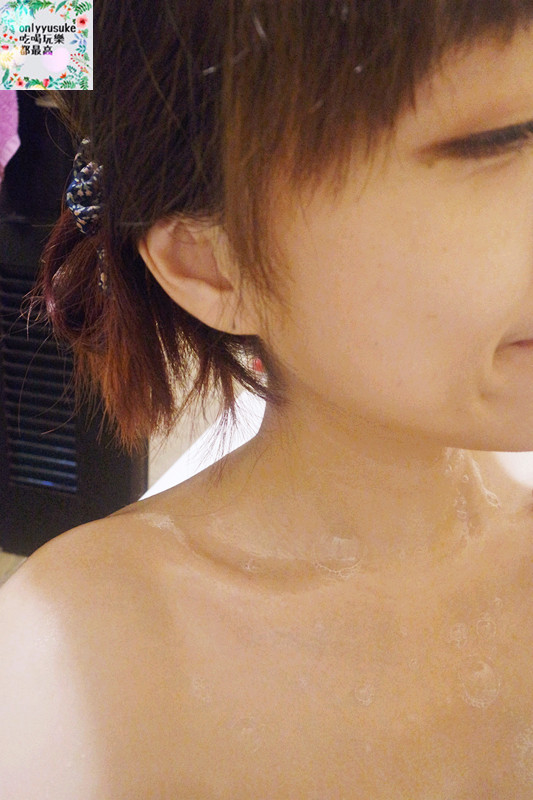 身體保養分享【快潔適親膚抗菌沐浴乳】天然燕麥萃取,乳清蛋白成份好沖洗不黏膩,清爽宜人香氣