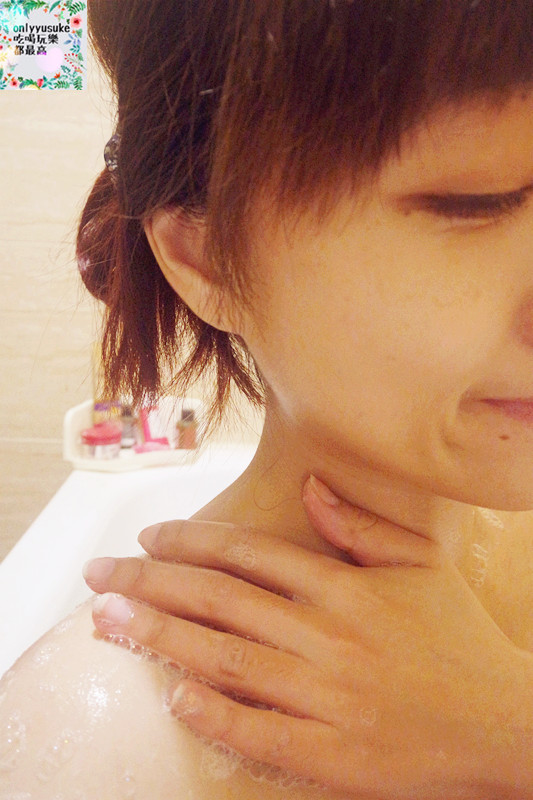 身體保養分享【快潔適親膚抗菌沐浴乳】天然燕麥萃取,乳清蛋白成份好沖洗不黏膩,清爽宜人香氣