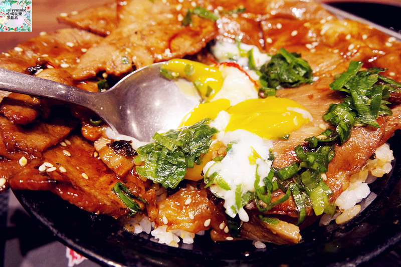FoOd台中【牛角次男坊日本燒肉丼專門店】美味又霸氣的份量,給你大飽足感的日本丼飯