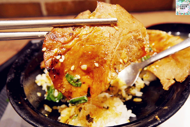 FoOd台中【牛角次男坊日本燒肉丼專門店】美味又霸氣的份量,給你大飽足感的日本丼飯