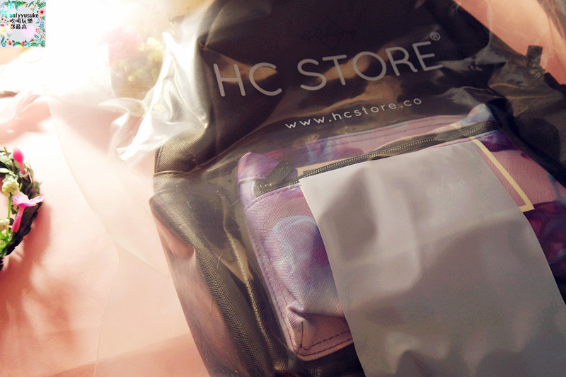 美包分享♥【HC STORE防水後背包】夢幻渲染美觀大方實用,日常也活潑亮麗的穿搭配件
